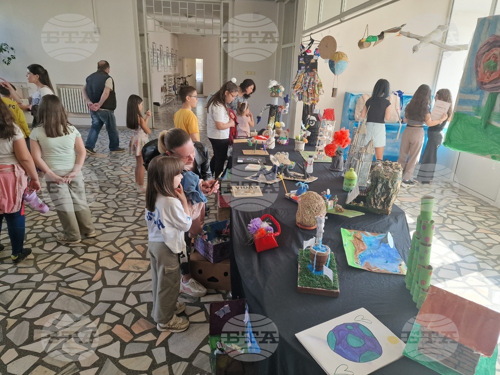 В Търговище наградиха авторите на отличени творби в конкурса "Еко-фантазии"