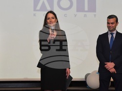 Зам.-министър Ирина Щонова откри най-голямото изложение в сферата на човешките ресурси у нас