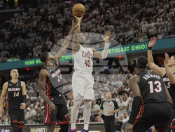 Heat Cavaliers Basketball