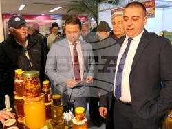 Заместник-министърът на земеделието доц. Крум Неделков при откриването на 20-то издание на Международното изложение „Пчеларство – Плевен 2023“