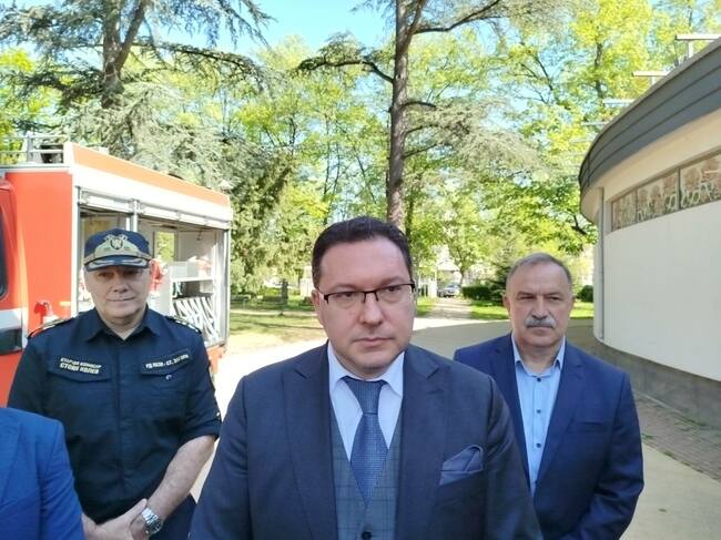 По отношение на пожарите най-важна е превенцията, каза министърът на вътрешните работи Даниел Митов в Казанлък