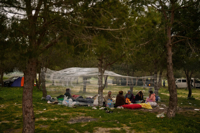 Продължават трусовете след вчерашното земетресение в Истанбул, ранените са 236