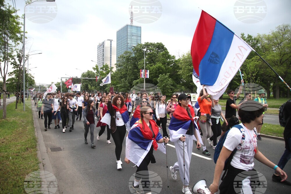 Ученици от Белград тръгнаха пеша за Нови Сад в знак на подкрепа към исканията на студентите 