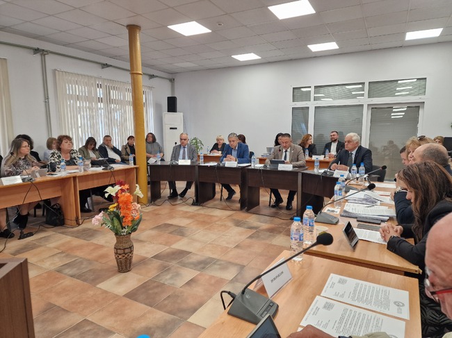 Общинските съветници ще решат дали да бъде присъден посмъртно „Почетен знак на Община Радомир“ на писателя Иво Христов