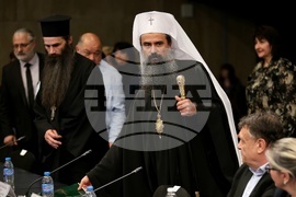 Дискусия - добродетели и религии в българските училища