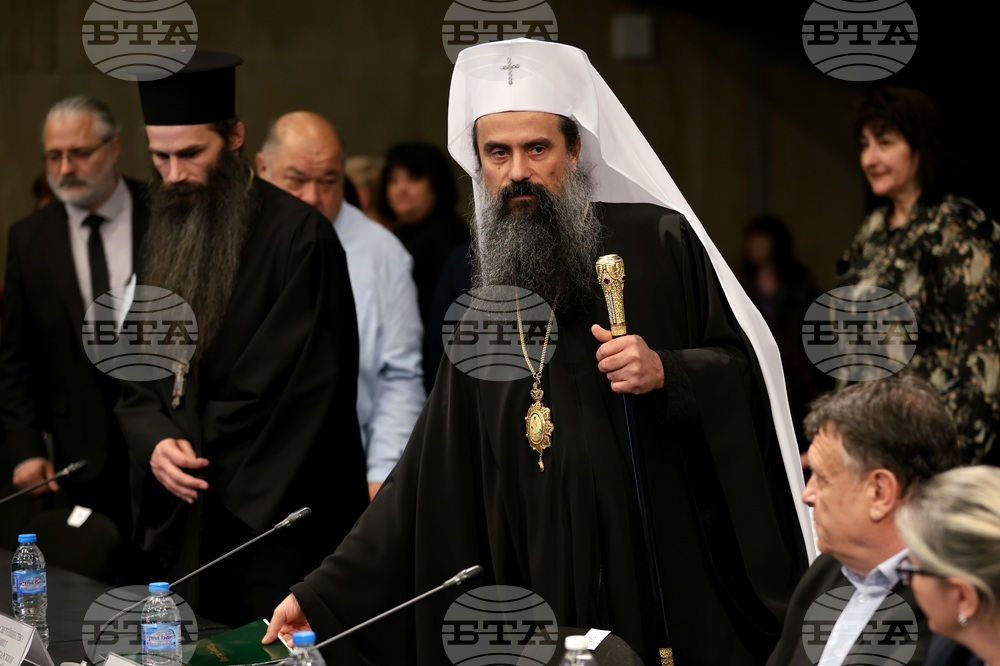 Дискусия - добродетели и религии в българските училища