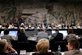 Дискусия - добродетели и религии в българските училища