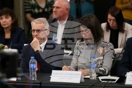 Дискусия - добродетели и религии в българските училища