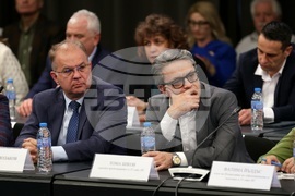 Дискусия - добродетели и религии в българските училища