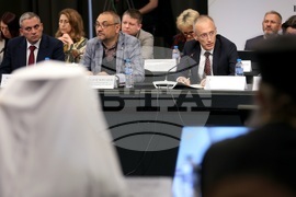 Дискусия - добродетели и религии в българските училища