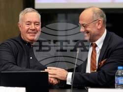 Дискусия - добродетели и религии в българските училища