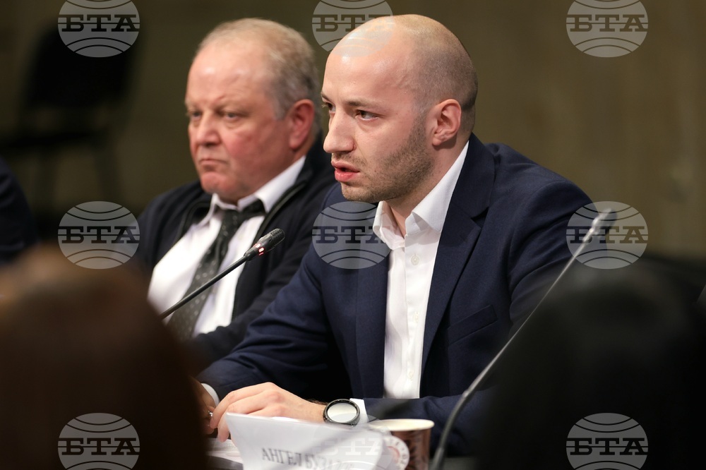 Дискусия - добродетели и религии в българските училища