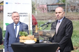 Село Волуяк - Гроздан Караджов - Мултимодална логистична платформа София-Запад - строителство