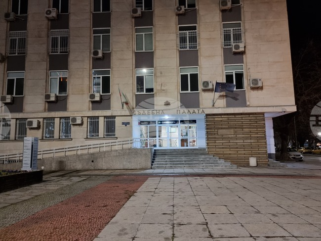 Окръжна прокуратура – Габрово ръководи разследване по досъдебно производство за пожара в склад за боеприпаси край село Белица