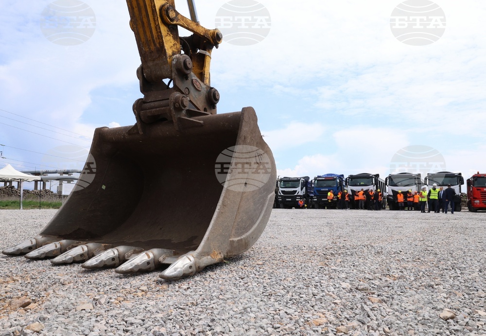 Село Волуяк - Гроздан Караджов - Мултимодална логистична платформа София-Запад - строителство