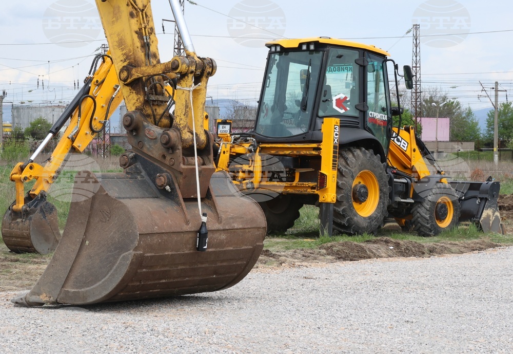 Село Волуяк - Гроздан Караджов - Мултимодална логистична платформа София-Запад - строителство