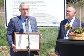 Село Волуяк - Гроздан Караджов - Мултимодална логистична платформа София-Запад - строителство