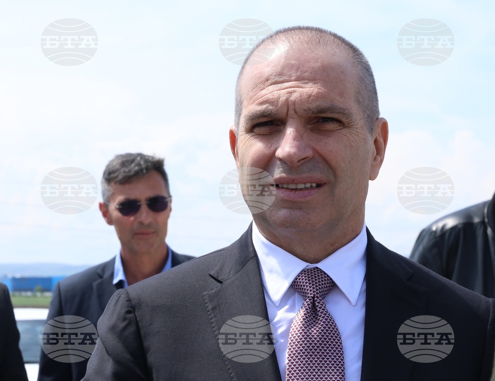 Село Волуяк - Гроздан Караджов - Мултимодална логистична платформа София-Запад - строителство