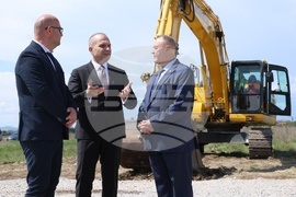 Село Волуяк - Гроздан Караджов - Мултимодална логистична платформа София-Запад - строителство