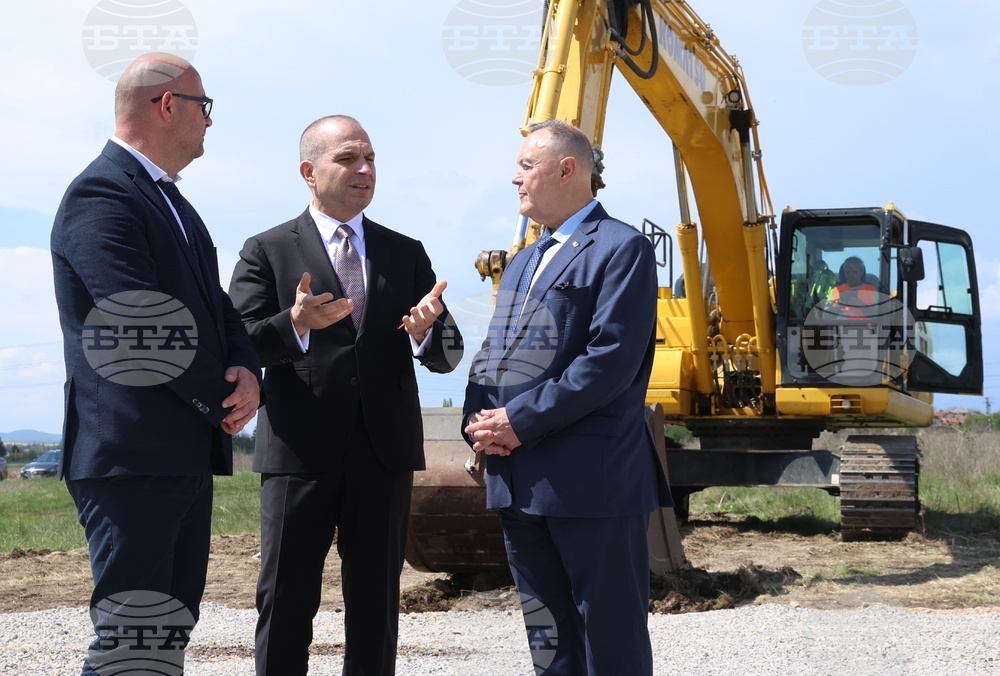 Село Волуяк - Гроздан Караджов - Мултимодална логистична платформа София-Запад - строителство