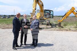 Село Волуяк - Гроздан Караджов - Мултимодална логистична платформа София-Запад - строителство