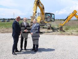 Село Волуяк - Гроздан Караджов - Мултимодална логистична платформа София-Запад - строителство