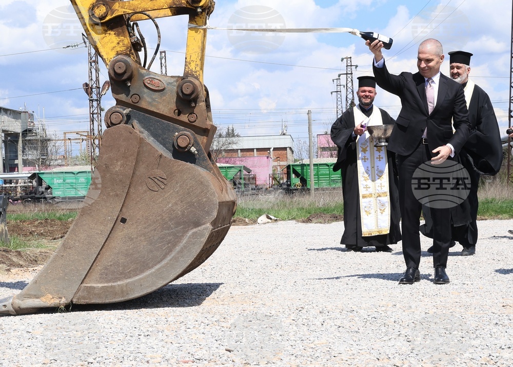 Село Волуяк - Гроздан Караджов - Мултимодална логистична платформа София-Запад - строителство