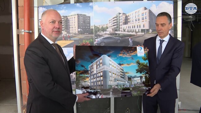 Надявам се детската болница в Бургас да отвори врати до края на годината, каза премиерът Росен Желязков