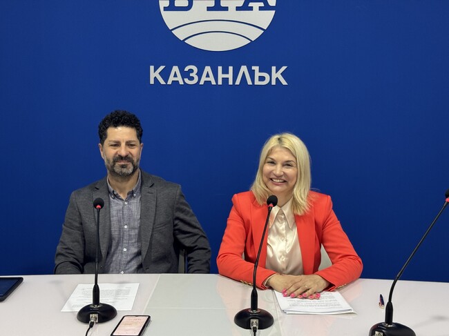Пресконференция на общинските съветници Живка Железова и Николай Колев в Националния пресклуб на БТА в Казанлък