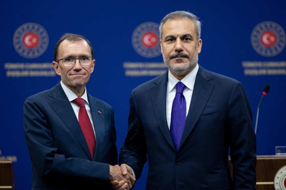 Турският министър на външните работи обсъди палестинския въпрос с норвежкия си колега