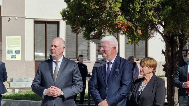 Министър-председателят Росен Желязков откри обновения център на Чепеларе