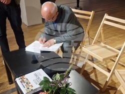 Представяне на книгата проф. Чавдар Попов „Изкуството: теория и история. Избрани студии и статии“ в СГХГ. Снимки: Ваня Сухарова/БТА