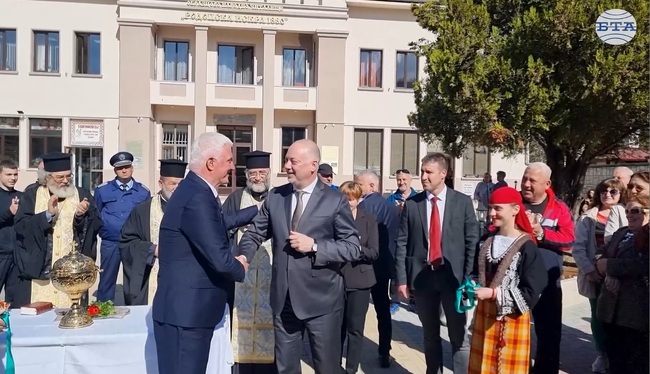 Министър-председателят Росен Желязков откри обновения център на Чепеларе