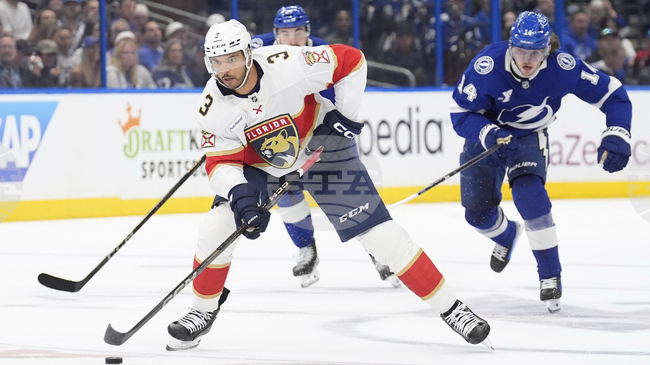 Защитникът на Флорида Пантърс Сет Джоунс няма да играе няколко седмици заради травма