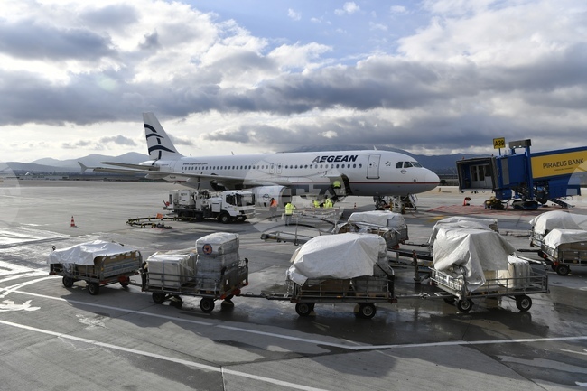 Гърция е изправена пред санкции заради забавяне във въвеждането на модерна система за кацане на самолети