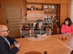 Снимка: Община Разград - Заместник-кметовете Добрин Добрев и Хабибе Расим се срещнаха с директора на Филиал Велико Търново на Медицински университет-Варна доц. Диана Димитрова 