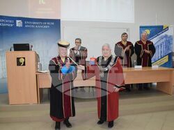 Снимка: Русенски университет „Ангел Кънчев“ - Русенският университет удостои видния монголски учен проф. Камба Лама Дамдинсуран Нацагдорж с почетното звание „Доктор хонорис кауза“