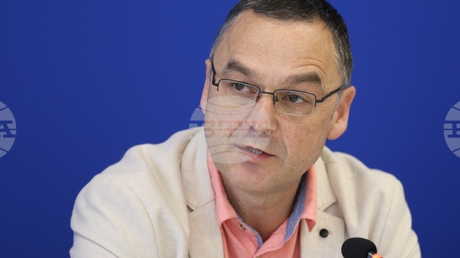 В ход е укрепване на участъци от общински пътища в троянския кв. „Попиша“ и с. Горно Трапе