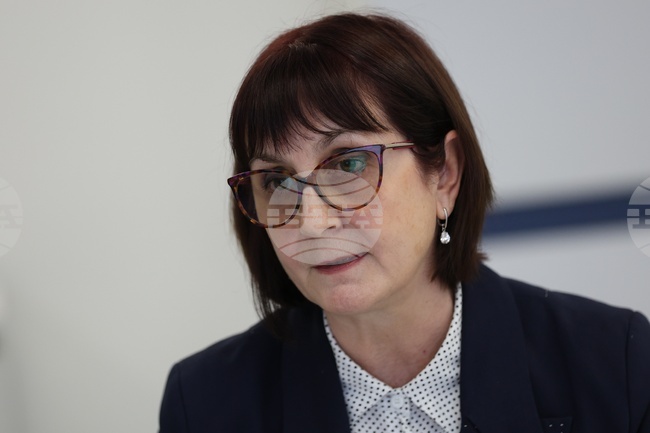 Изграждането на СТЕМ център ще подпомогне развитието на специалностите в училището по приложни изкуства в Троян, каза Нина Донковска