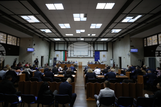 Общинска програма за насърчаване на успешни студенти е включена в точките, които ще обсъждат общинските съветници в Благоевград