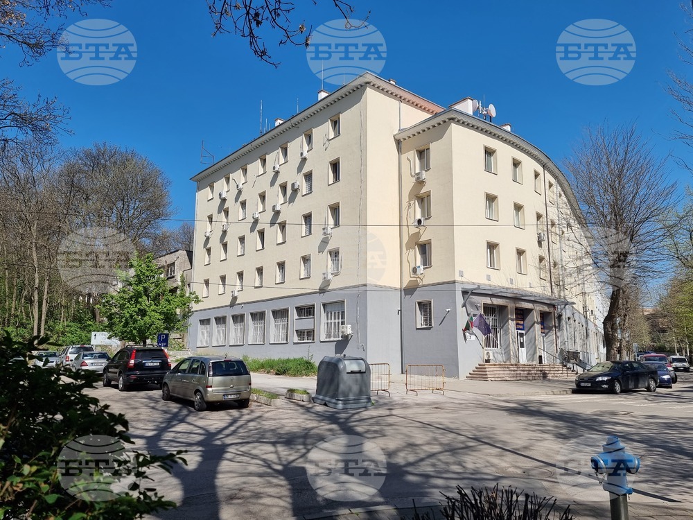 Единайсет души са задържани в Перник при специализирана полицейска операция