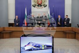 Министерски съвет - електрически влакове - подписване