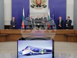Министерски съвет - електрически влакове - подписване