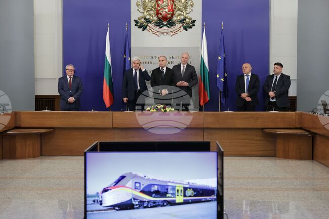  Министерски съвет - електрически влакове - подписване