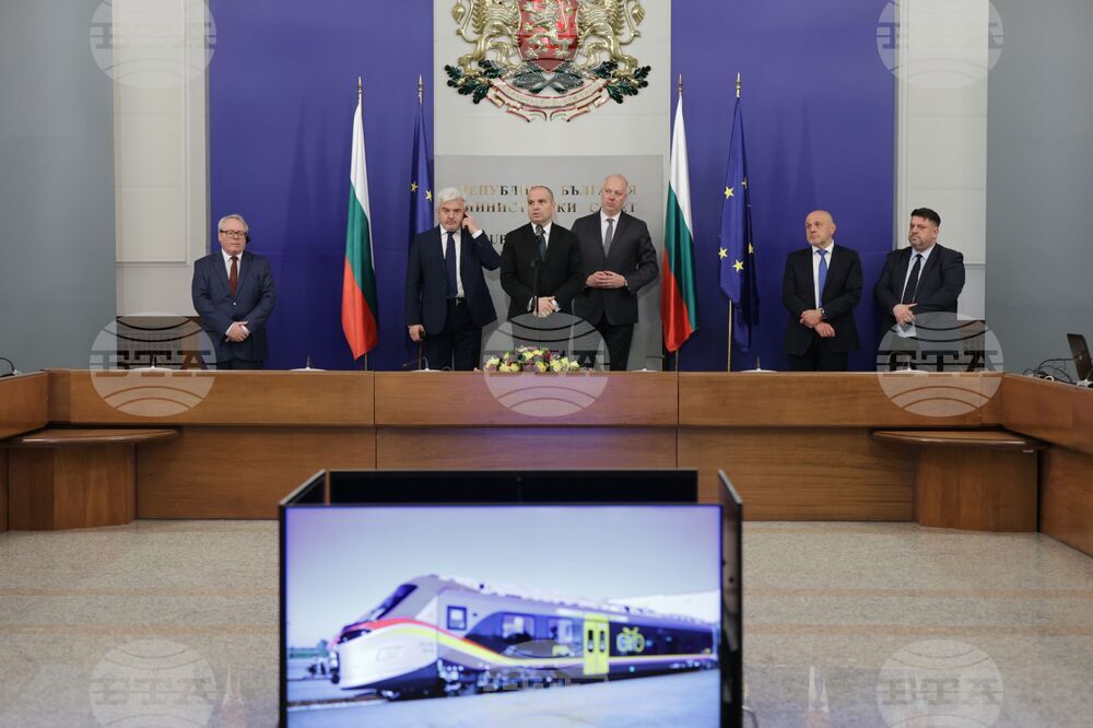 Министерски съвет - електрически влакове - подписване