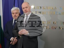 Министерски съвет - електрически влакове - подписване