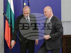 Министерски съвет - електрически влакове - подписване