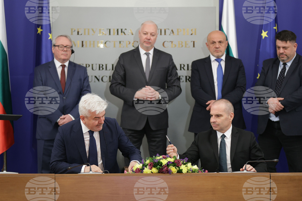 Министерски съвет - електрически влакове - подписване