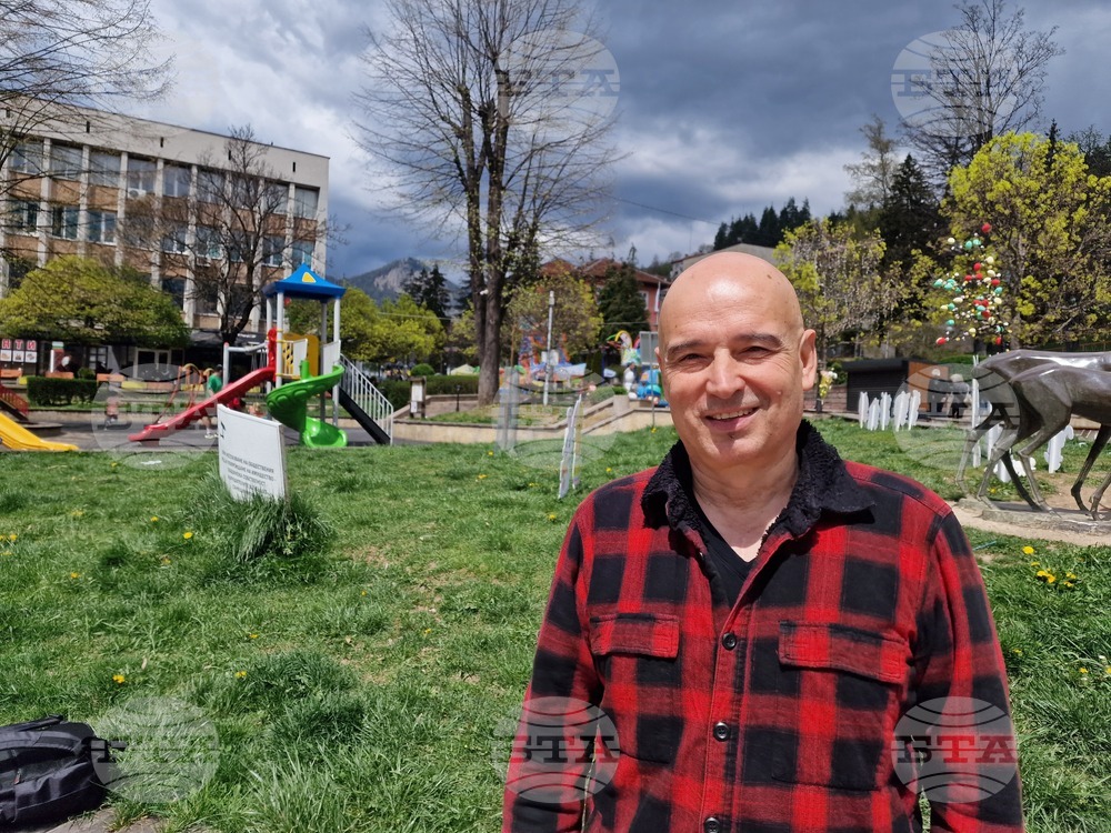 Ще се радвам смолянският „Николай Хайтов“ да се идентифицира и като драматично-куклен театър, каза за БТА режисьорът Петър Тодоров