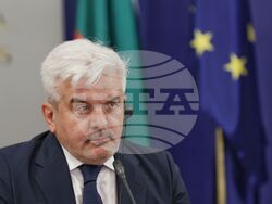 Министерски съвет - електрически влакове - подписване